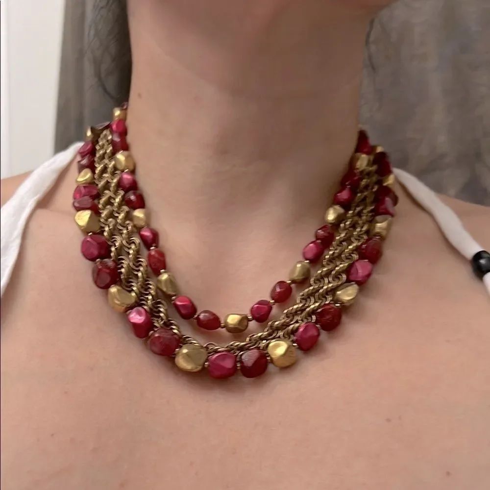 Elegant Gold and Pink Beaded Necklace